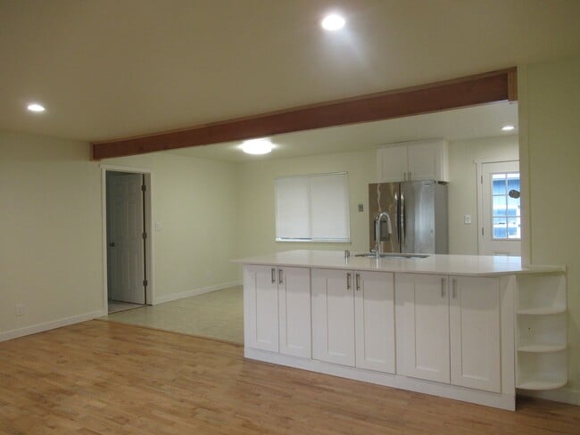 Building Photo - APPROVED APPLICATION  Rambler in Pacific. ...