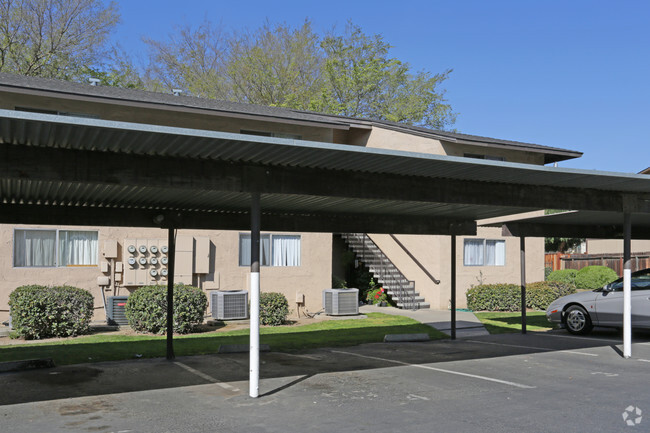 Building Photo - Madera West Apartments