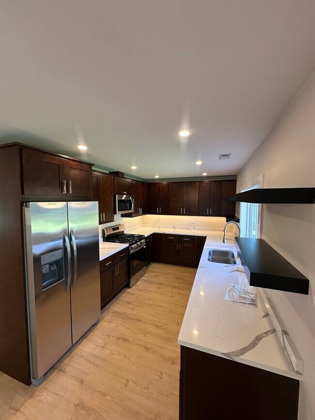 Foto del edificio - 15018 Huntington Ct