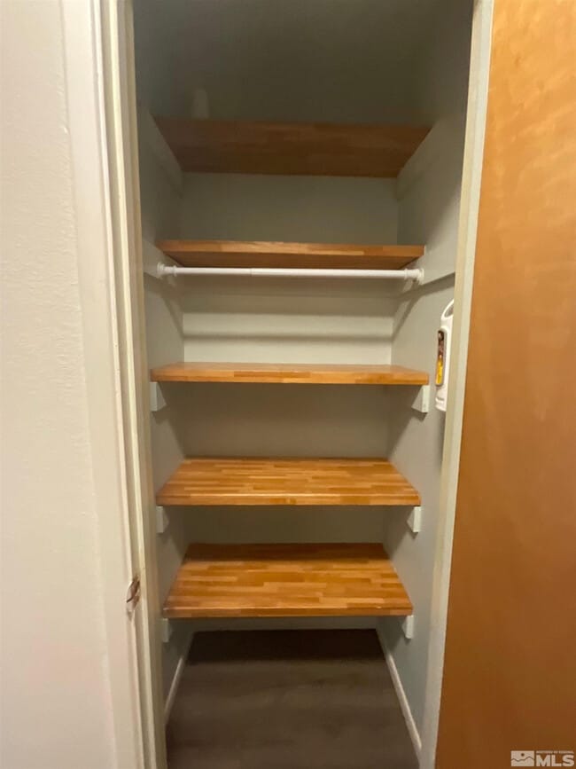 Building Photo - 162 Smithridge Park