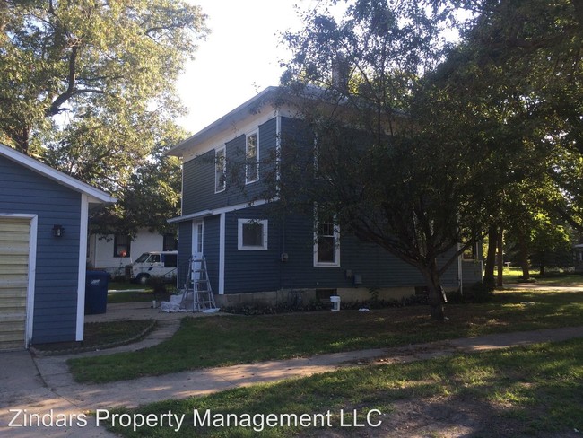 Building Photo - 560 N 4th St
