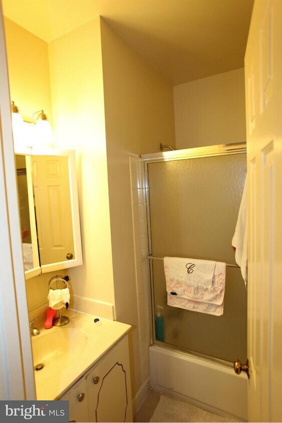 Foto principal - 1735 New Hampshire Ave NW