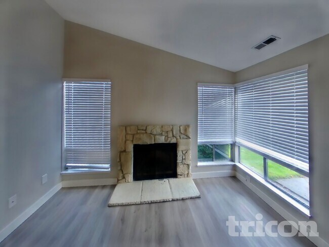 Foto del edificio - 1021 30th St NE