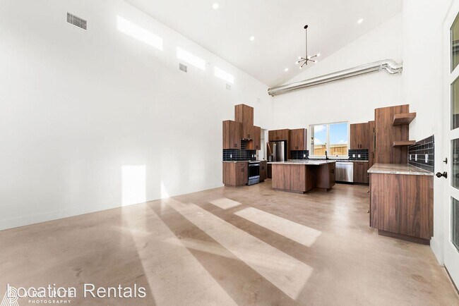 Foto del edificio - 3 br, 3 bath House - 4535 22nd Place