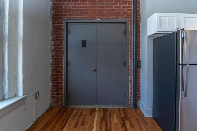 Foto del edificio - Nash Street Lofts-Unit M