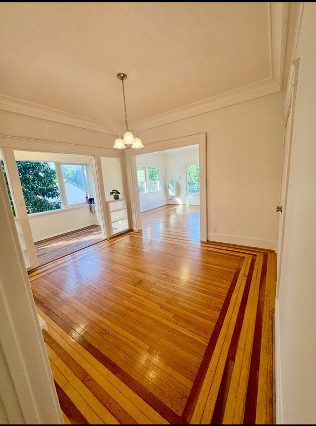 Foto principal - 6200 De Longpre Ave