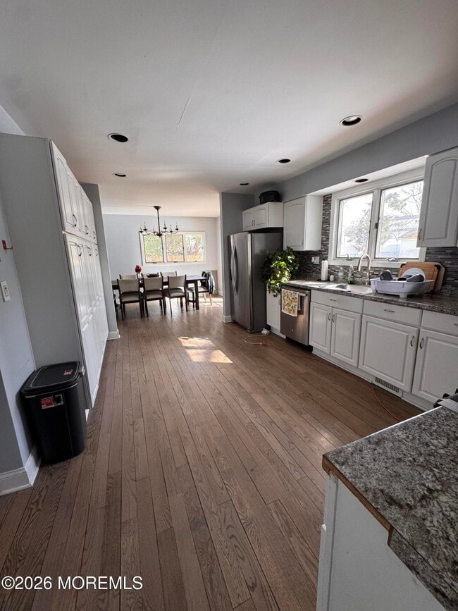 Foto del edificio - 422 W Lake Ave