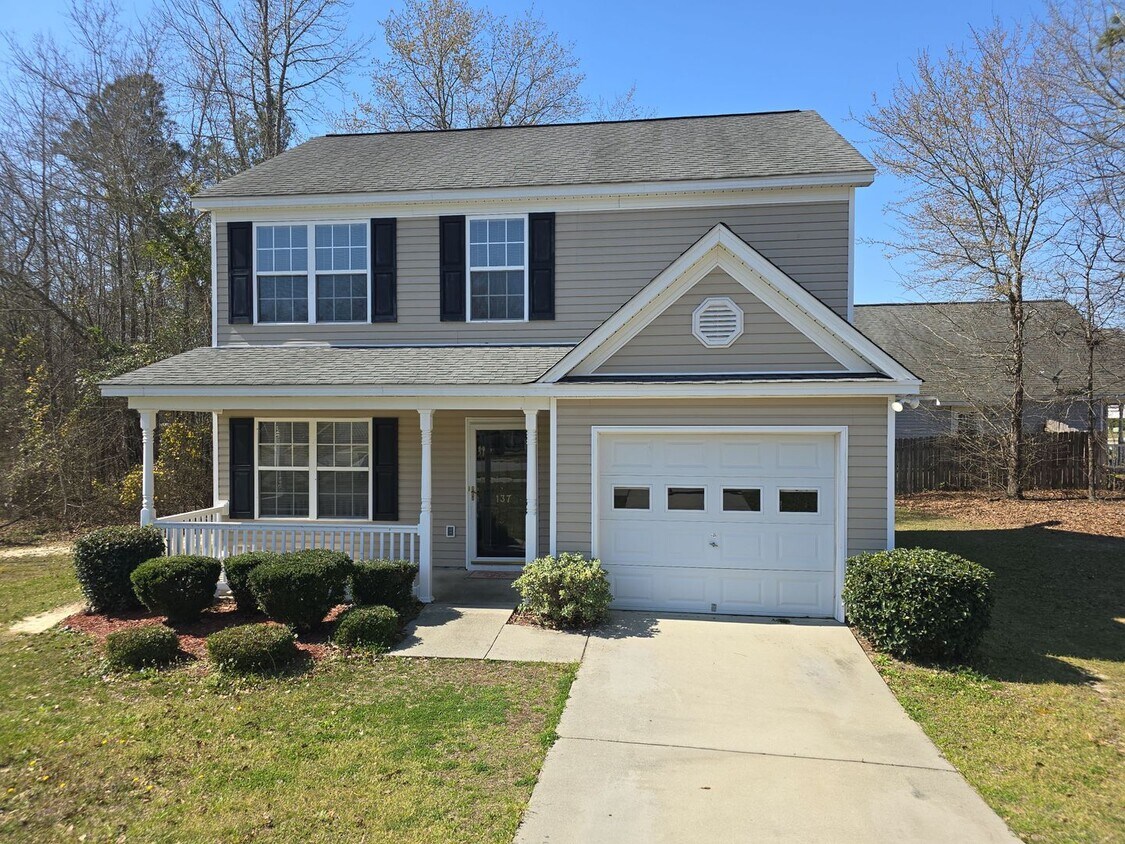 Primary Photo - 3 Bedroom 2.5 Bath House off of Hard Scram...