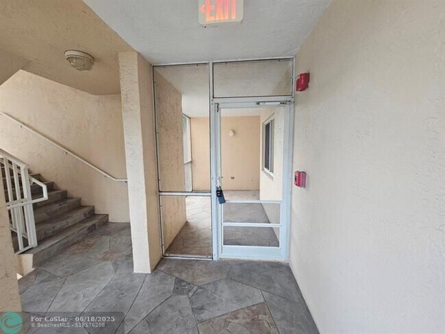 Foto del edificio - 9537 Weldon Cir