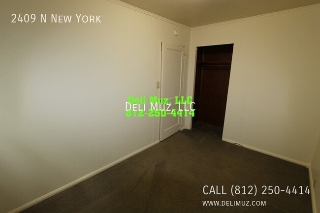 Building Photo - 2409 N New York