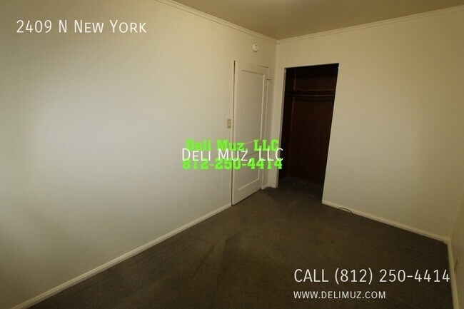 Foto del edificio - 2409 N New York