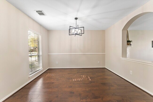 Foto del edificio - 2419 Colonial Springs Ln