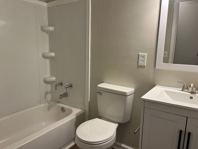 Foto del edificio - 3 Bedroom Home in Lee County for rent!