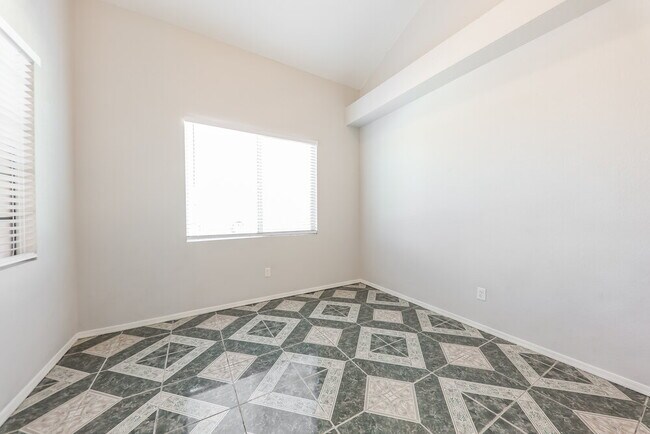 Foto del edificio - 4653 N 100th Ave