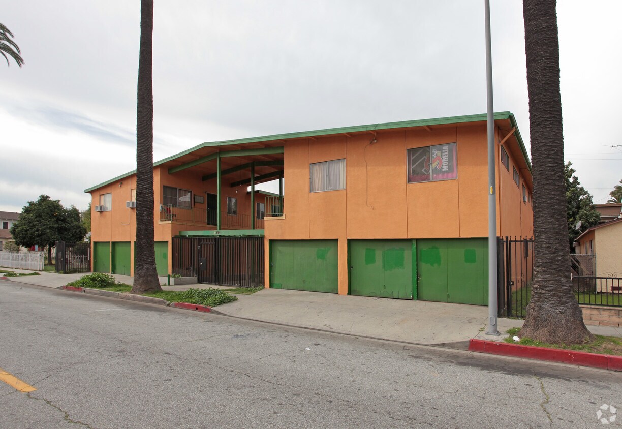 Foto del edificio - 6439 Templeton St