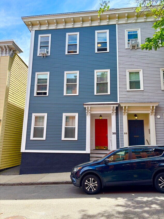 Primary Photo - 35 Mystic St