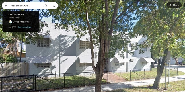 Building Photo - 627 SW 21st Ave