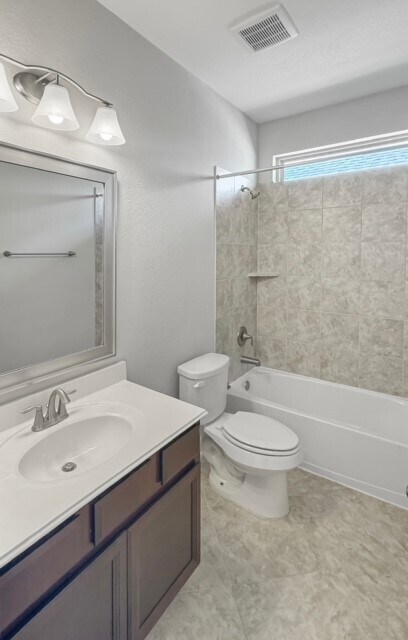 Foto del edificio - 2119 Llerena Ln