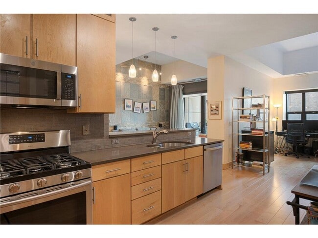 Building Photo - 100 3rd Ave S