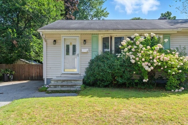 Building Photo - 18 Maplewood Dr