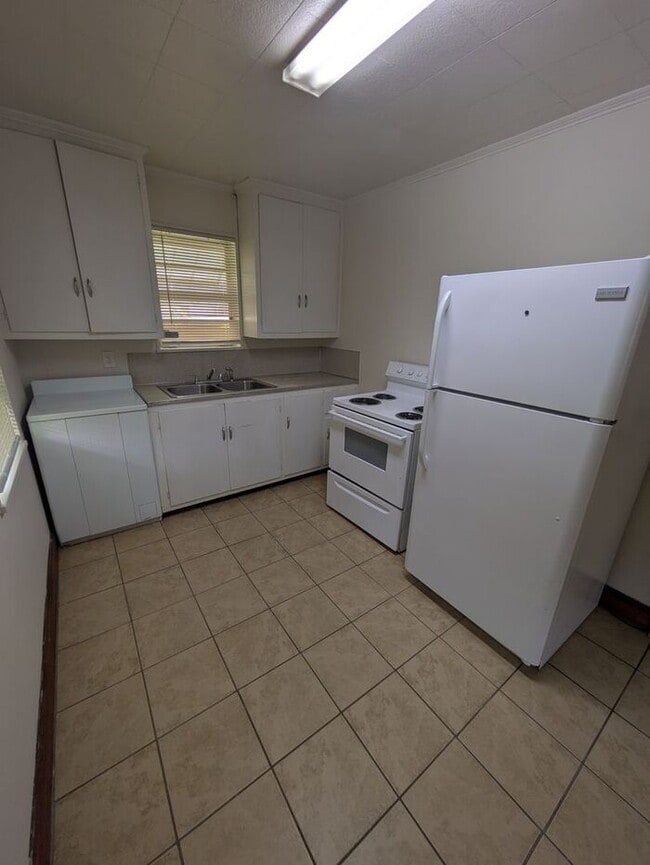 Photo - 1BD/1BA Unit in Hickory Townhome