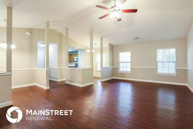 Foto del edificio - 8281 Maple St