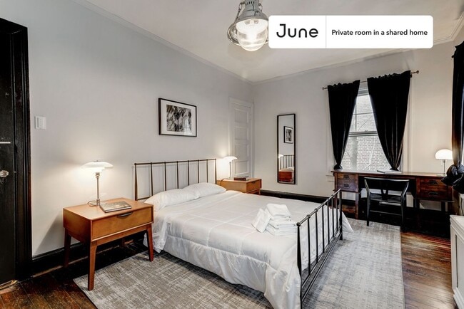 Building Photo - Room in Shared 7 bed/3.5 bath home in Woodley Park