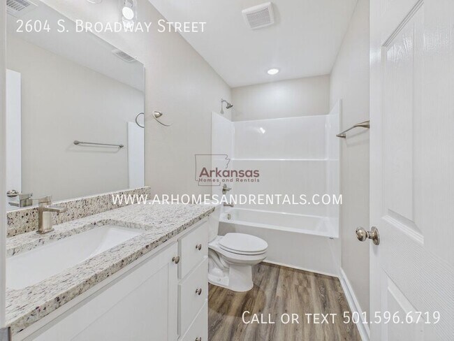 Foto del edificio - 2604 Broadway St
