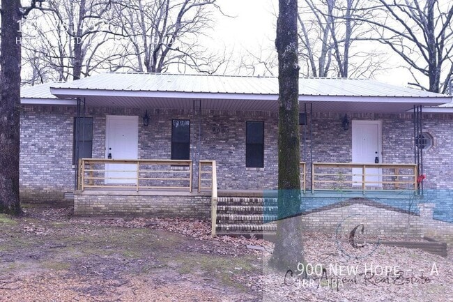 Building Photo - 900 New Hope Ln