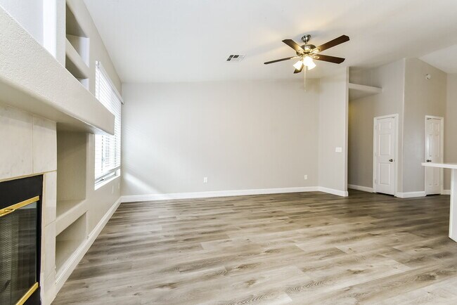 Foto del edificio - 3705 Iverson Ln