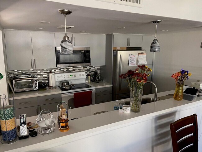 Foto del edificio - 10911 Cedar Ln