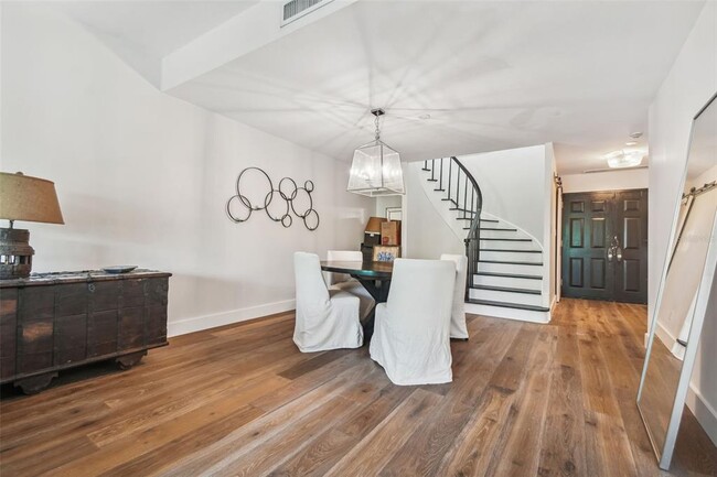 Building Photo - 762 S Village Cir