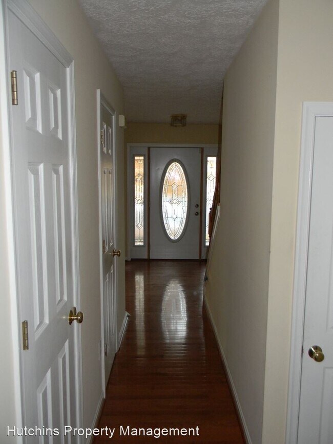 Building Photo - 4 br, 2.5 bath House - 704 Henderson Road