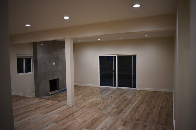 Foto del edificio - 18343 San Jose St