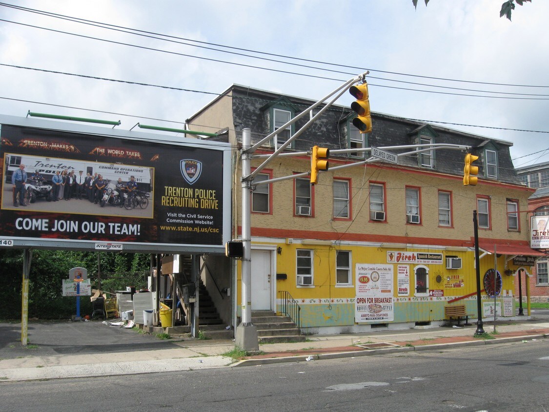 Primary Photo - 685-691 S Clinton Ave