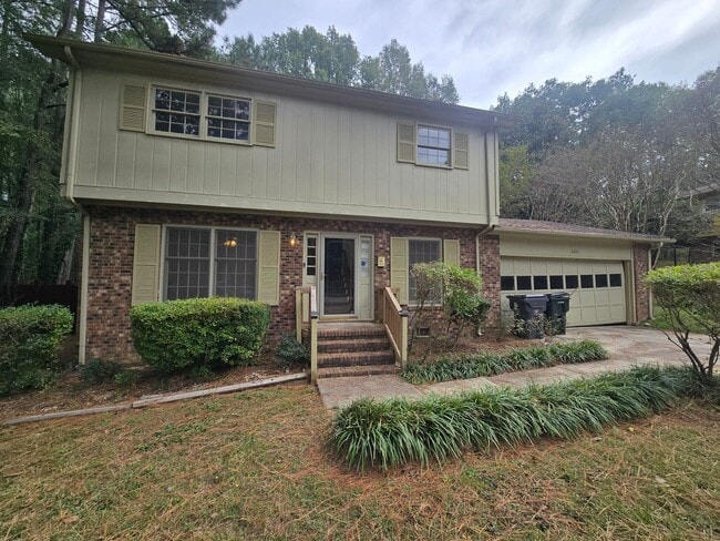 Photo - Is It Durham or Chapel Hill? Amazing Location! House