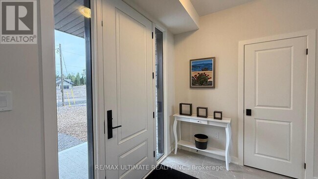 Photo du bâtiment - 1166 Echo Hills Rd