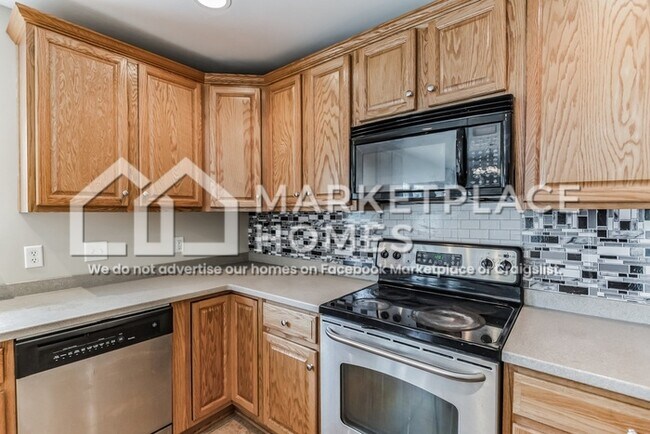 Building Photo - 5022 St Ives Dr