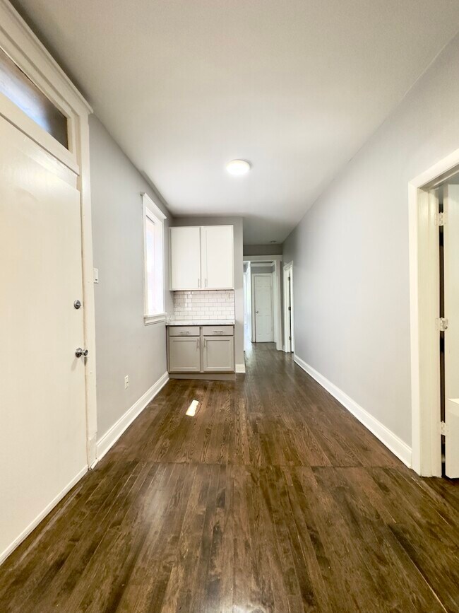 Foto del edificio - 1251 W Rosemont Ave