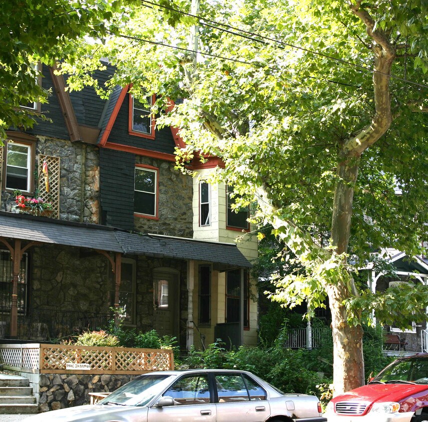 Building Photo - 4630 Chester Ave