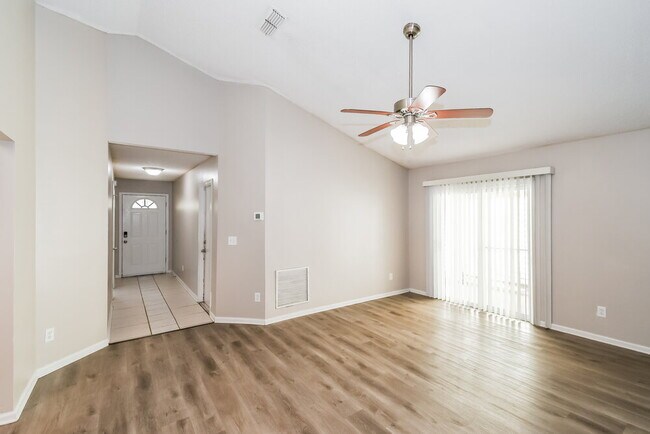 Foto del edificio - 1841 Quebec Ct