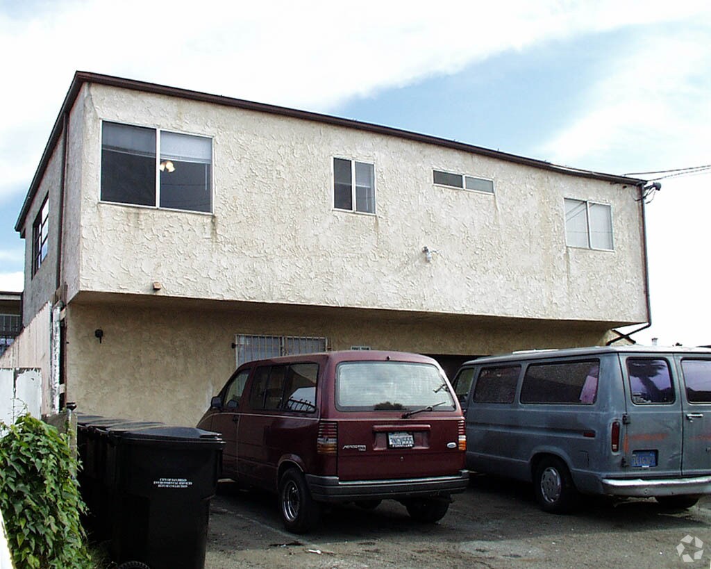 Alternate view - 3434 42nd St