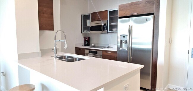 Foto del edificio - 480 Hibiscus St