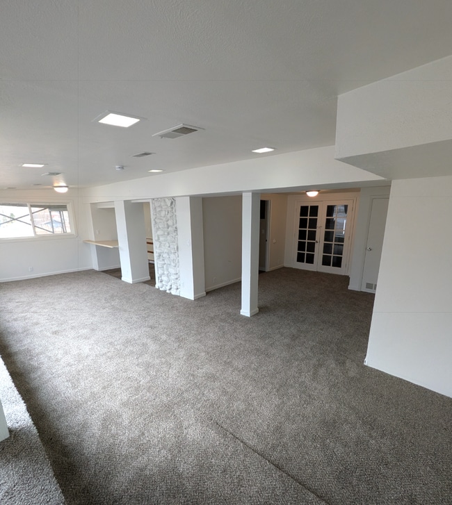 Building Photo - 2 Bed - 1 Bath in Golden!