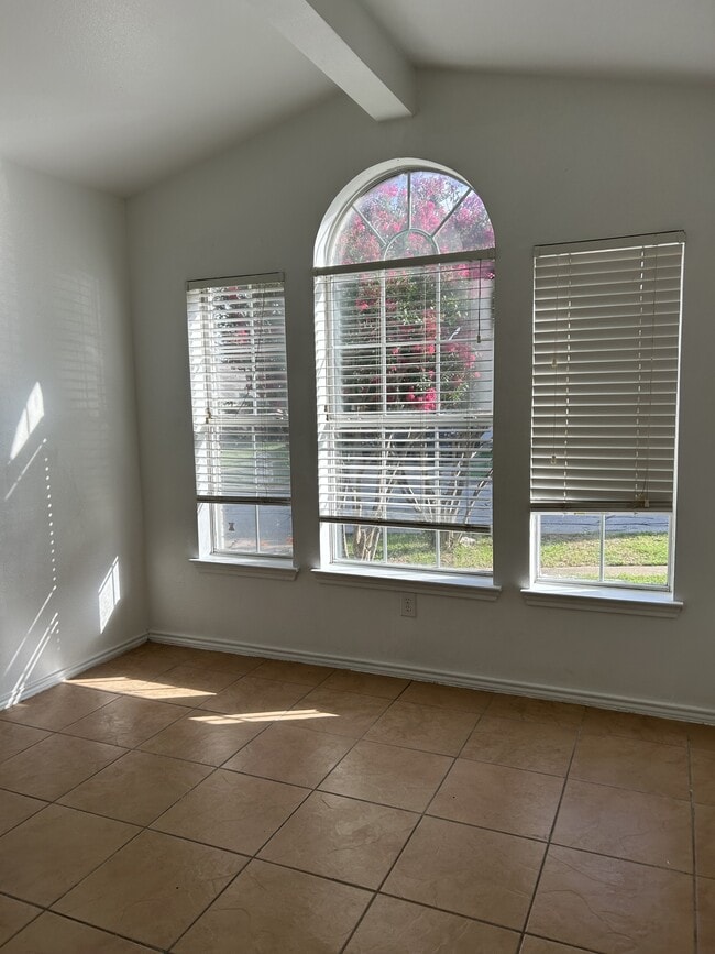 Foto del edificio - 5417 Trailview Dr