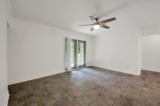 Foto del edificio - 501 Barrington Hills Dr