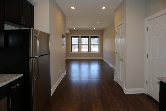 Foto del edificio - 527 W Barry Ave