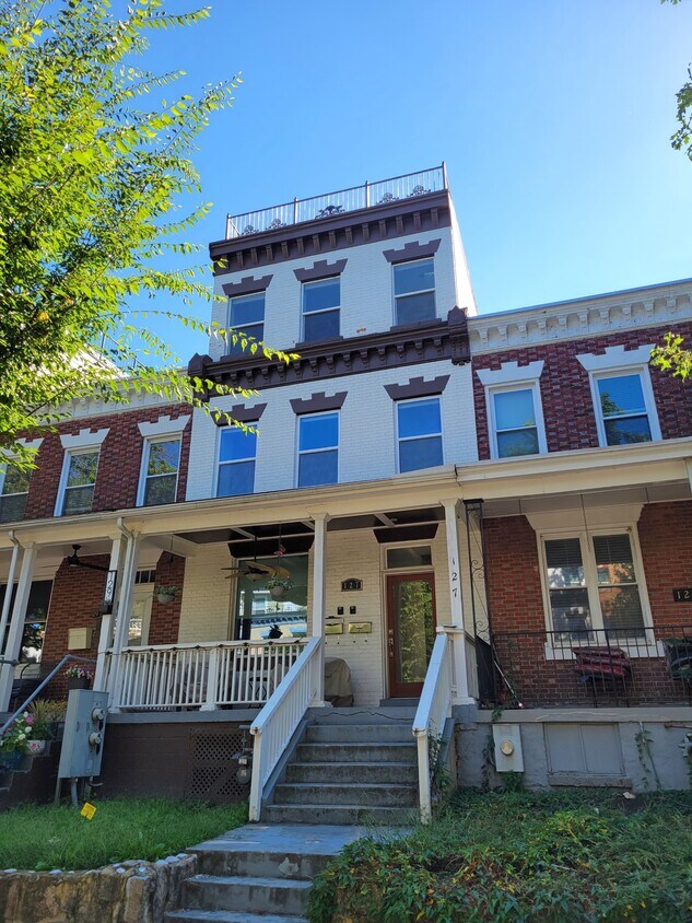 Foto principal - 127 Quincy Pl NE