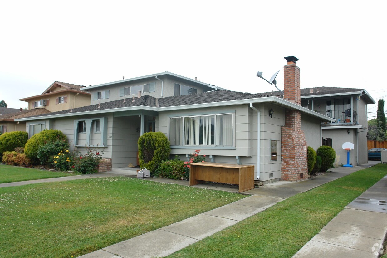 Primary Photo - 1297 Saratoga Avenue
