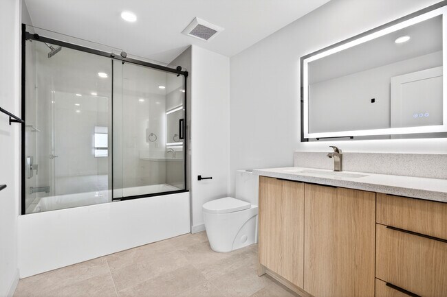 Foto del edificio - 6115 Romaine St